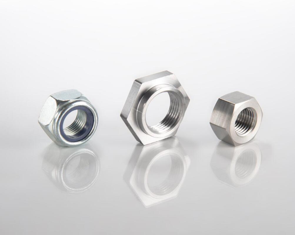 采用 CNC 生產(chǎn)高品質碳鋼鎖緊螺母液壓接頭和高壓軟管接頭